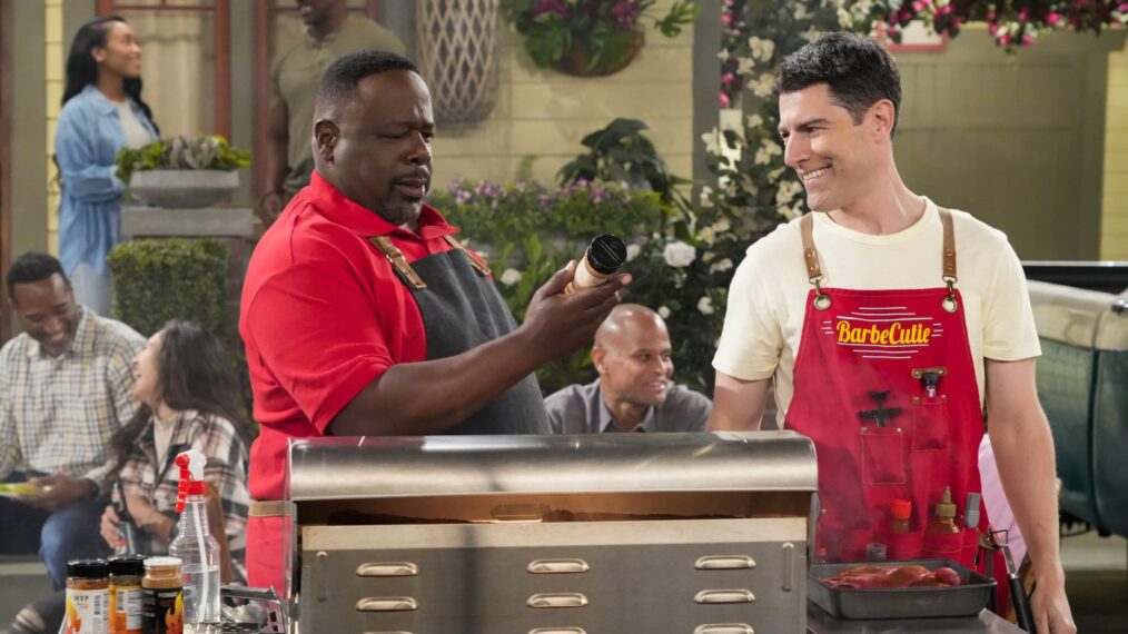 Cedric The Entertainer as Calvin and Max Greenfield as Dave — 'The Neighborhood' Season 6 Premiere