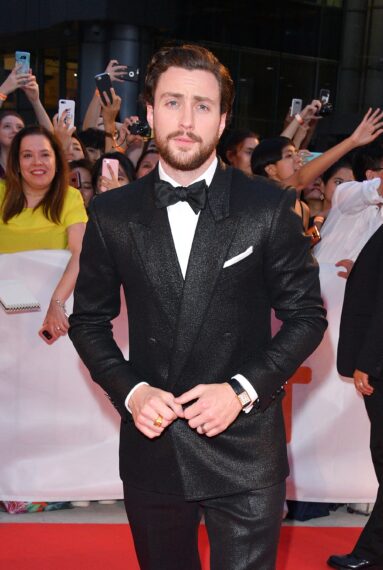 Aaron Taylor-Johnson attends the "Outlaw King" premiere