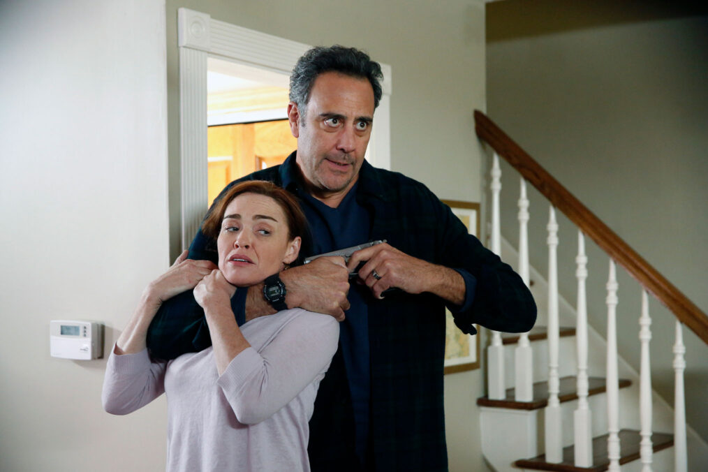 Brad Garrett as C.O. Gary Munson, Karina Logue as Lisa Munson in Law & Order: Special Victims Unit - 'Heartfelt Passages'