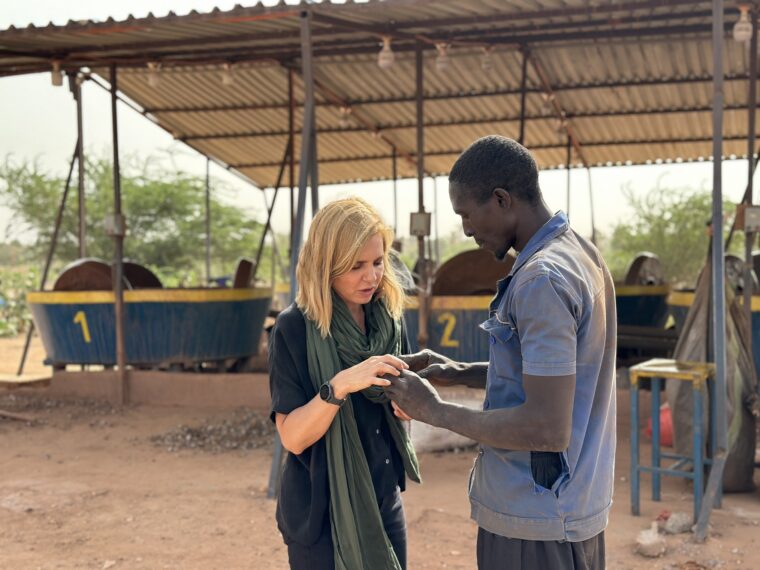 Mariana van Zeller speaks with Issoufou at Fallo Mine in Niger in Trafficked Underworlds