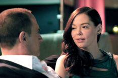 Rose McGowan as Cassandra with Christopher Meloni as Det. Elliot Stabler in Law & Order: Special Victims Unit - 'Bombshell'