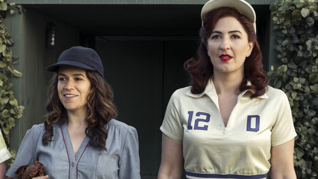 Abbi Jacobson as Carson Shaw and D'Arcy Carden as Greta Gill in 'A League of Their Own'