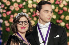 Mayim Bialik and Jim Parsons in 'The Big Bang Theory'
