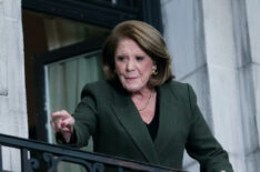 Linda Lavin as Gloria Blecher — 'Elsbeth'