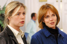 Maura Tierney as Abby Lockart and Sally Field as Maggie Wyczenski in 'ER'