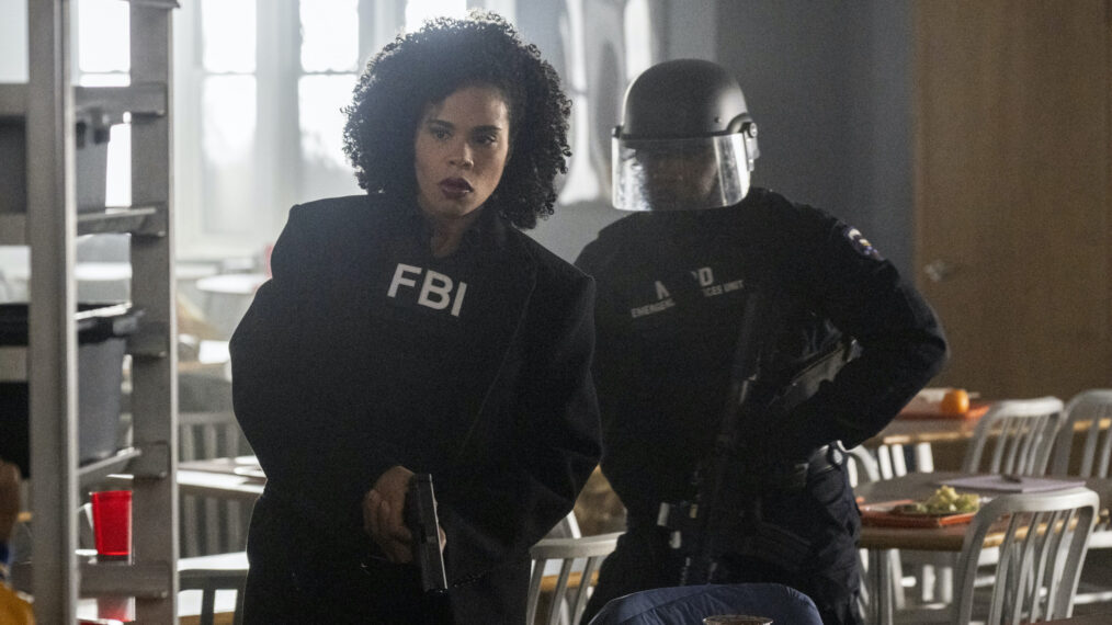 Roxy Sternberg como la agente especial Sheryll Barnes en el episodio 6 de la temporada 5 de 'FBI: Most Wanted'
