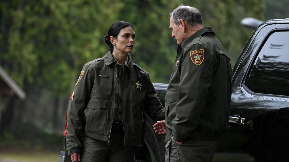 Morena Baccarin as Mickey Fox and Michael St. John Smith as Sheriff Fred Watkins — 'Fire Country' Season 2 Episode 6
