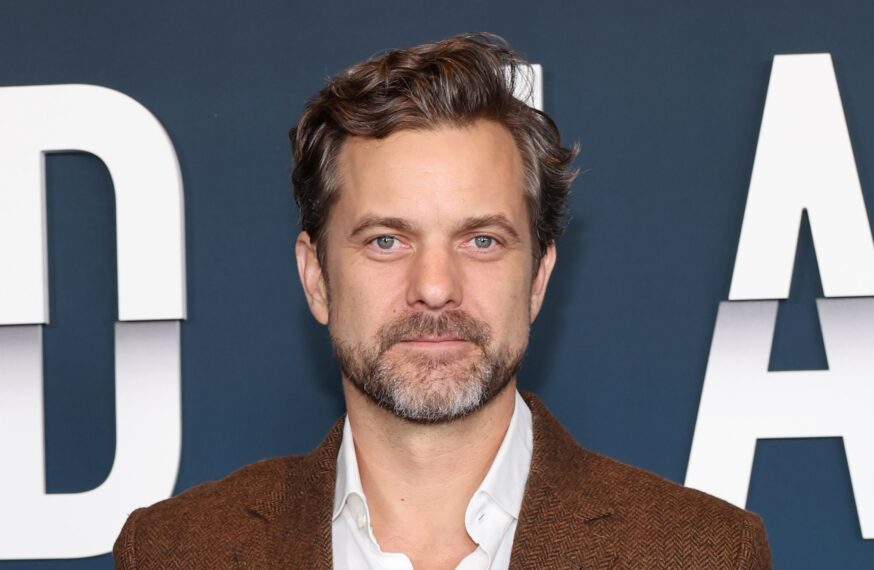 Joshua Jackson on red carpet