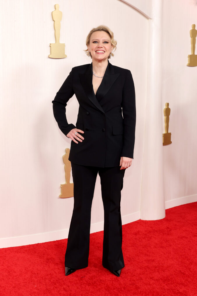 Kate McKinnon attends the 96th Annual Academy Awards