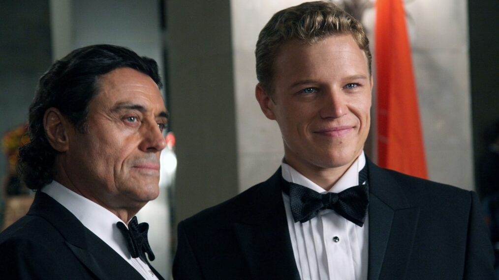 Ian McShane as Silas and Christopher Egan as David in 'Kings'