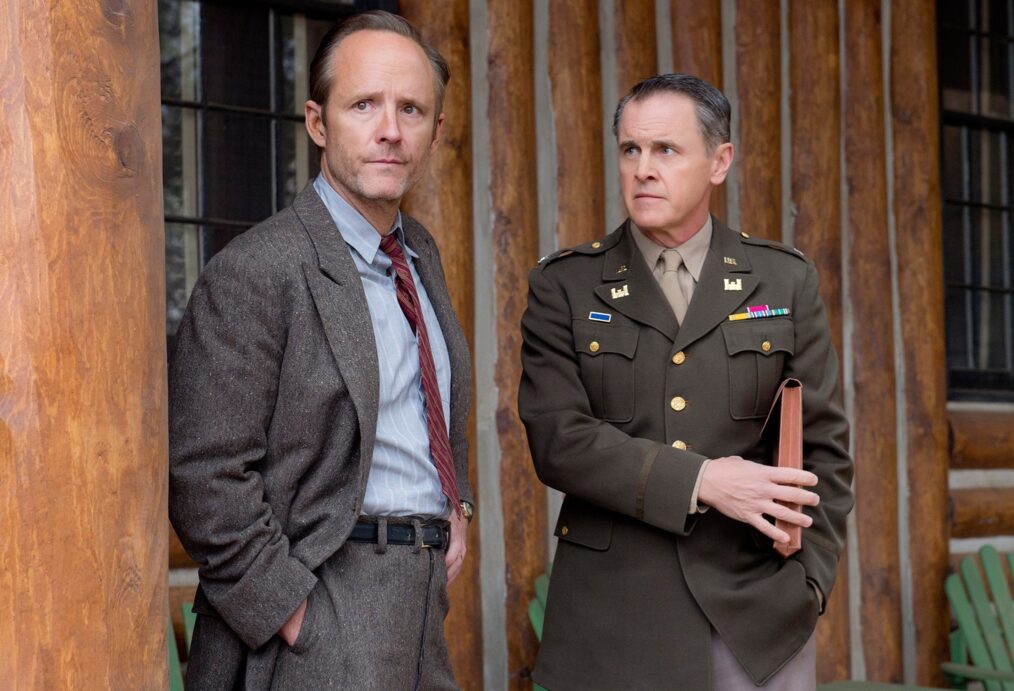 John Benjamin Hickey and Mark Moses in 'Manhattan' - 'Acceptable Limits'