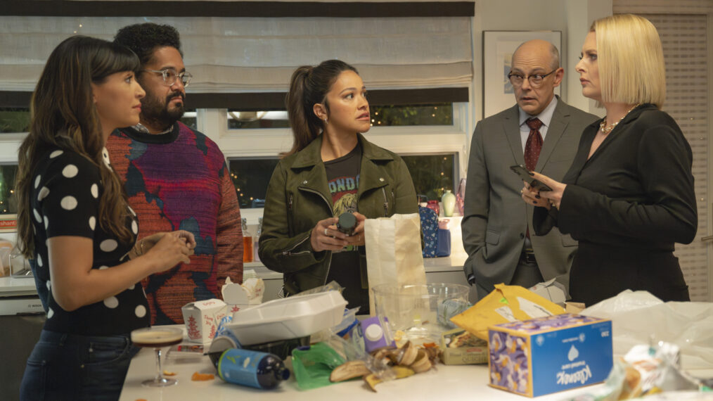 Hannah Simone, Joshua Banday, Gina Rodriguez, Rob Corddry, and Lauren Ash in 'Not Dead Yet' Season 2 Episode 5