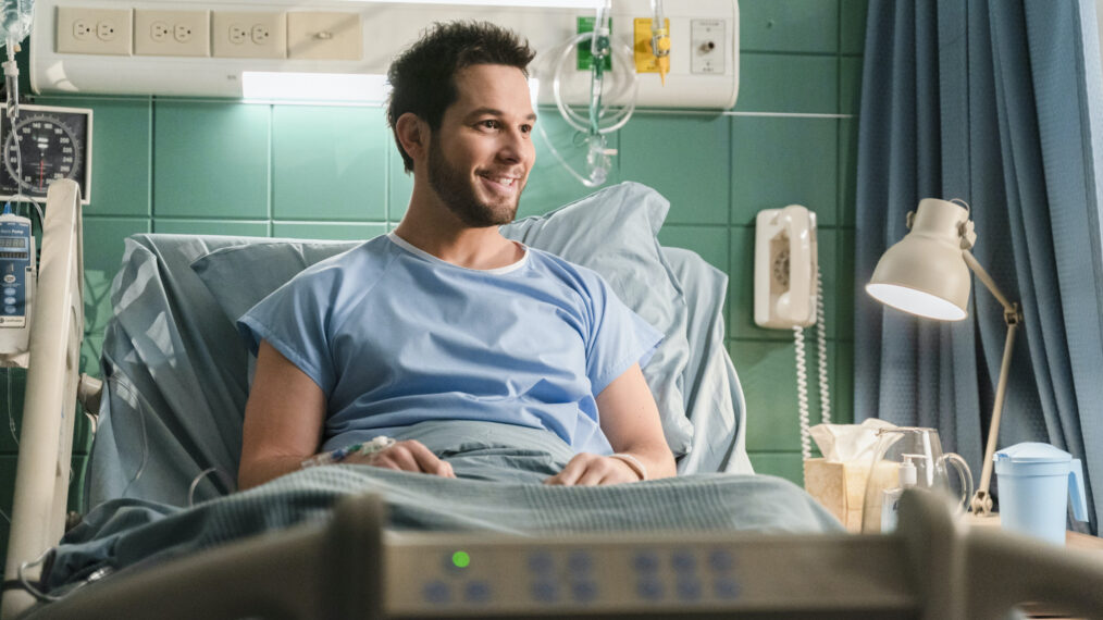 Skylar Astin como Todd Wright - 'So Help Me Todd' Temporada 2 Episodio 4