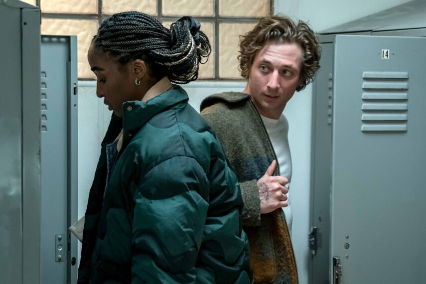 Ayo Edebiri and Jeremy Allen White in 'The Bear' 