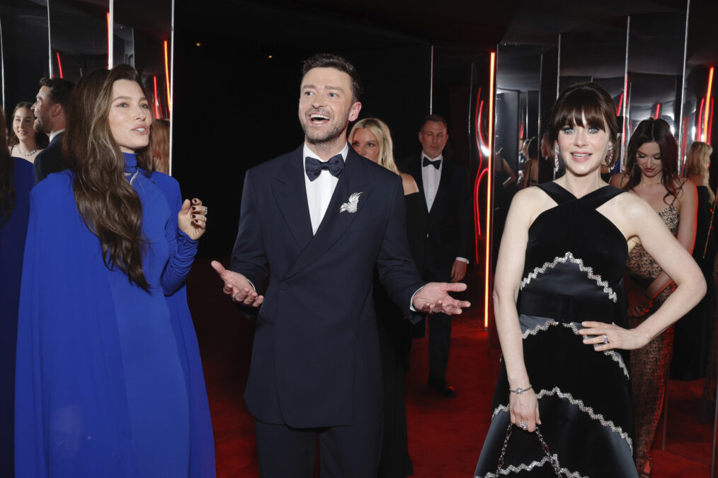 Jessica Biel, Justin Timberlake, and Zooey Deschanel attend the 2024 Vanity Fair Oscar Party Hosted By Radhika Jones at Wallis Annenberg Center for the Performing Arts on March 10, 2024 in Beverly Hills, California.