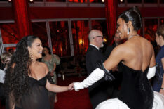 Vanessa Hudgens and Kelly Rowland attend the 2024 Vanity Fair Oscar Party Hosted By Radhika Jones at Wallis Annenberg Center for the Performing Arts on March 10, 2024 in Beverly Hills, California