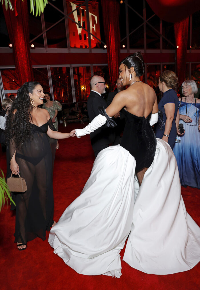 Vanessa Hudgens and Kelly Rowland attend the 2024 Vanity Fair Oscar Party Hosted By Radhika Jones at Wallis Annenberg Center for the Performing Arts on March 10, 2024 in Beverly Hills, California