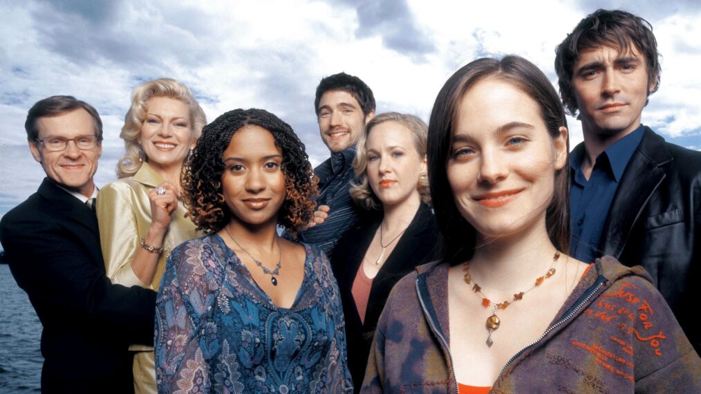 William Sadler, Diana Scarwid, Tracie Thoms, Tyron Leitso, Katie Finneran, Caroline Dhavernas, and Lee Pace of 'Wonderfalls'