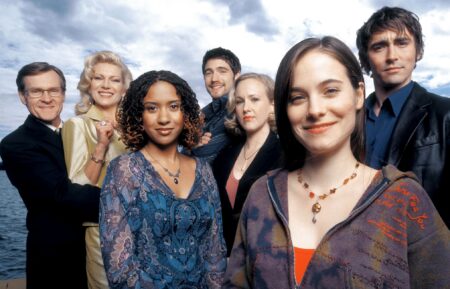 William Sadler, Diana Scarwid, Tracie Thoms, Tyron Leitso, Katie Finneran, Caroline Dhavernas, and Lee Pace of 'Wonderfalls'