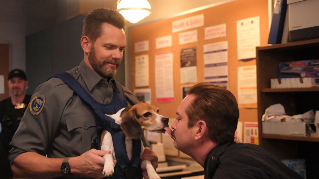 ‘Animal Control’ Cast Reveal What It’s Like Working With Furry &
Feathered Guest Stars (PHOTOS)