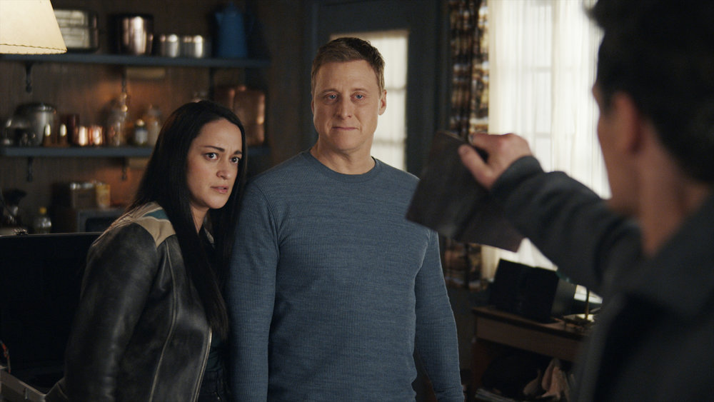 Sara Tomko as Asta Twelvetrees, Alan Tudyk as Harry Vanderspeigle in Resident Alien - 'Homecoming'