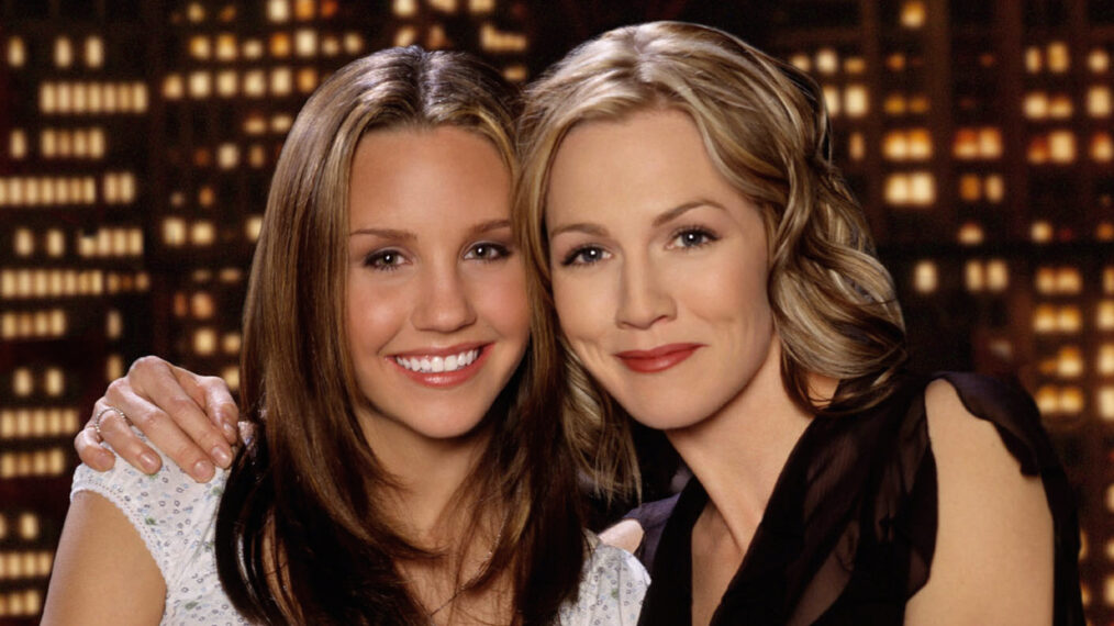 Amanda Bynes and Jennie Garth for 'What I Like About You'