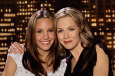 Amanda Bynes and Jennie Garth for 'What I Like About You'