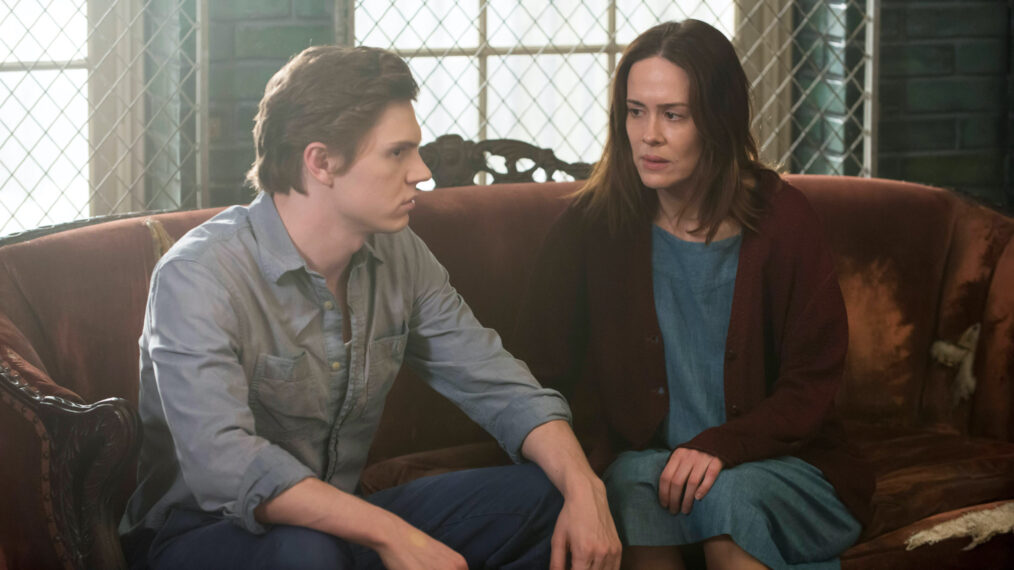 Evan Peters, Sarah Paulson in 'American Horror Story: Asylum' - Season 2, Episode 10