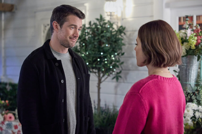 Robert Buckley and Erin Krakow in 'Blind Date Book Club'