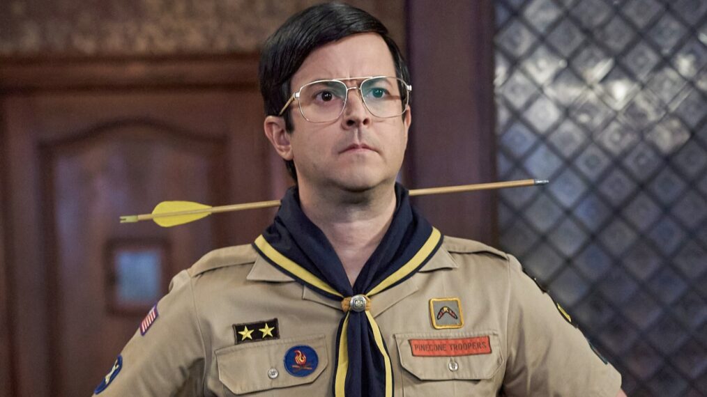 ‘Ghosts’ Star Richie Moriarty on Pete’s Traveling Power & What It Means for the Season 3 Finale