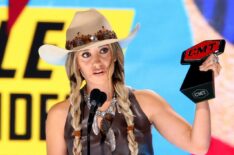 Lainey Wilson at CMT Awards