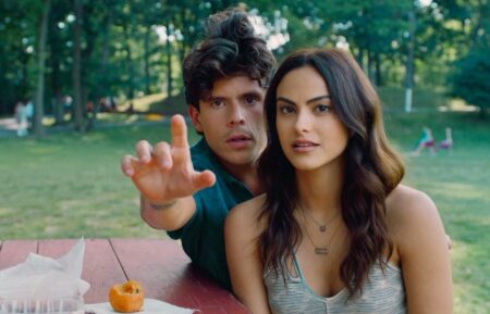 Rudy Mancuso and Camila Mendes in 'Música'