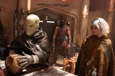 Elias Toufexis as L’ak and Eve Harlow as Moll in 'Star Trek: Discovery' Season 5 Episode 1 - 'Red Directive'