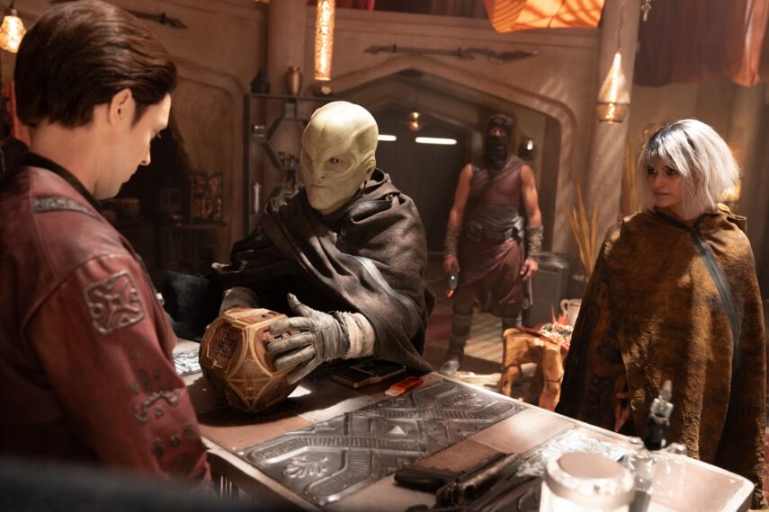 Elias Toufexis as L’ak and Eve Harlow as Moll in 'Star Trek: Discovery' Season 5 Episode 1 "Red Directive"