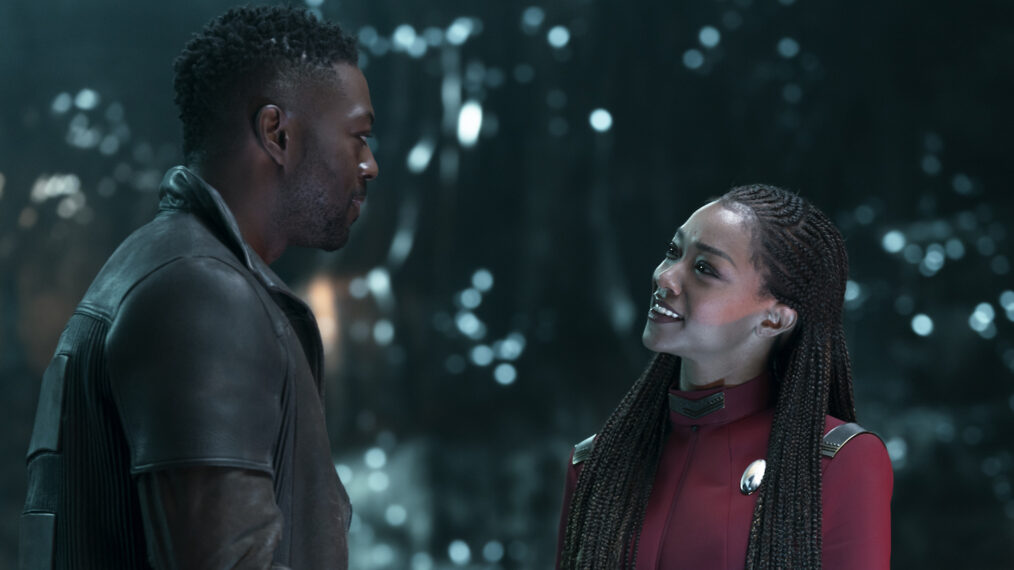 David Ajala como Book y Sonequa Martin-Green como Burnham en el episodio 5 de la temporada 3 de 'Star Trek: Discovery'