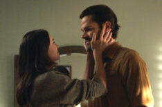 Odette Annable as Geri and Jared Padalecki as Cordell in 'Walker' Season 4 Episode 3 'Lessons From the Gift Shop'