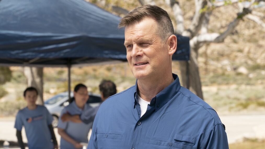 Peter Krause as Bobby in '9-1-1' Season 7 Episode 8 