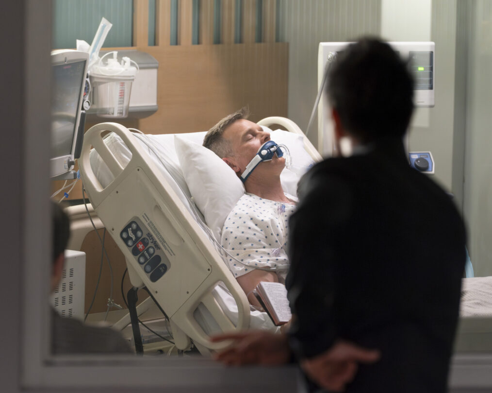 Peter Krause as Bobby in the '9-1-1' Season 7 Finale 'All Fall Down