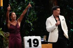 Jordan Fowler and Joe Manganiello in Deal or No Deal Island - Season 1 - 'Can You Beat The Banker?'