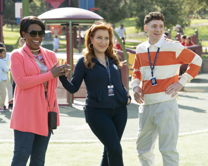 Sheryl Lee Ralph, Lisa Ann Walter und Chris Perfetti in „Abbott Elementary“, Staffel 3, Folge 13