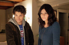 Adam Pally, Casey Wilson in 'Happy Endings' Season 3