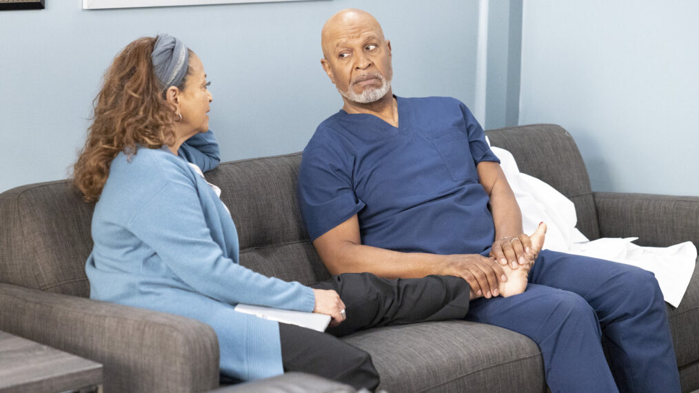 Debbie Allen as Catherine and James Pickens Jr. as Richard in 'Grey's Anatomy'