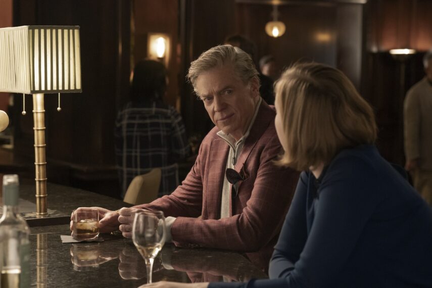 Christopher McDonald y Hannah Einbinder en la tercera temporada de 'Hacks'