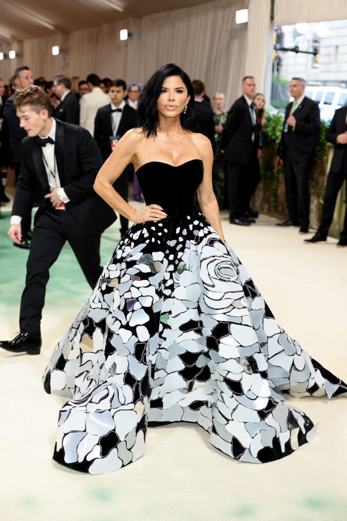 Lauren Sánchez attends The 2024 Met Gala