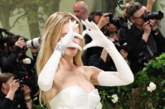 Nicole Kidman flashing the heart sign at The 2024 Met Gala