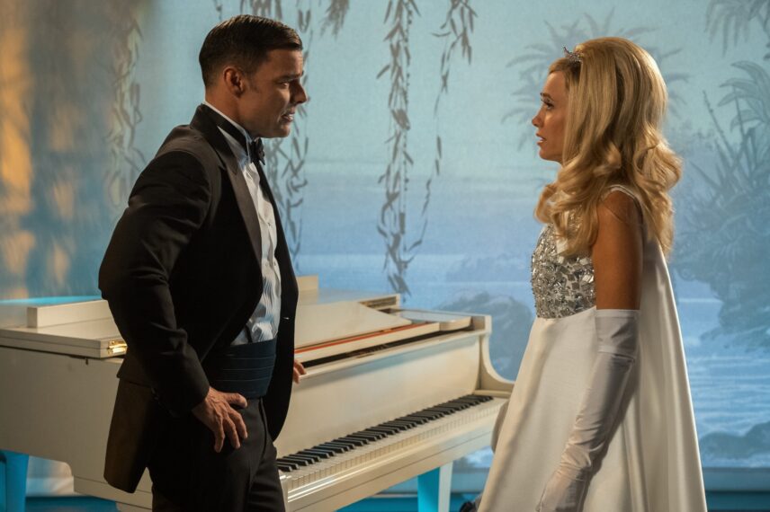 Ricky Martin and Kristen Wiig in the 'Palm Royale' finale