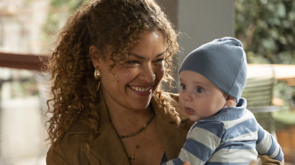 Antonia Thomas como la Dra. Claire Brown en la temporada 7, episodio 9 de 'The Good Doctor' - 'Incondicional'