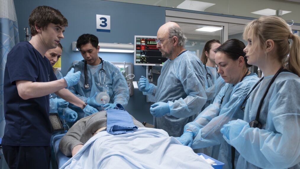 Freddie Highmore, Richard Schiff, and Kayla Cromer in 'The Good Doctor' - 'M.C.E.'