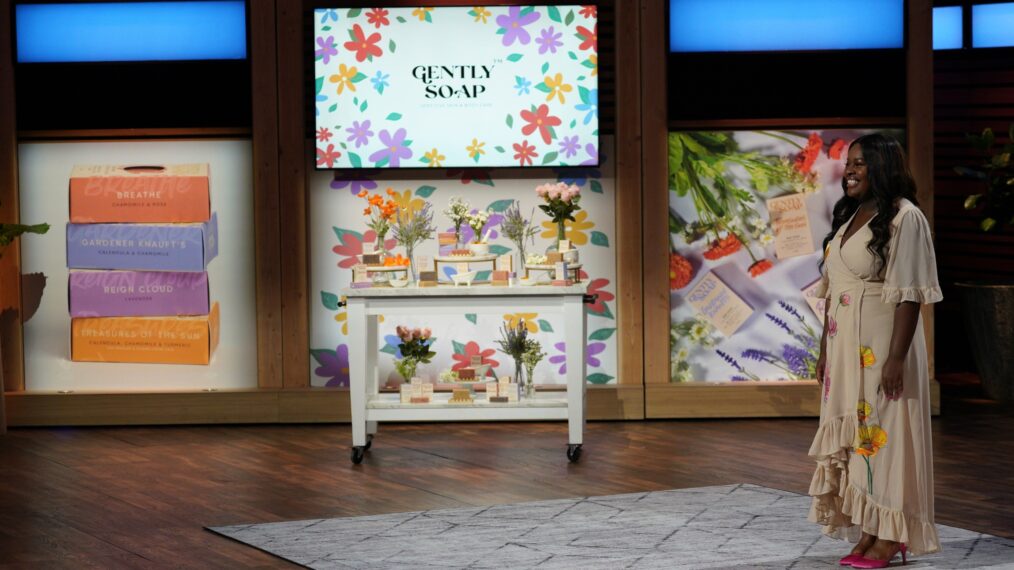 SHARK TANK – “1501” – The season premiere features passionate entrepreneurs hoping to score an investment deal with the Sharks. Innovative products include a low-calorie chocolate, wine to pair with pizza, a medical eye patch for children and an herbal soap for eczema. FRIDAY, SEPT. 29 (8:00-9:01 p.m. EDT), on ABC. (ABC/Christopher Willard)