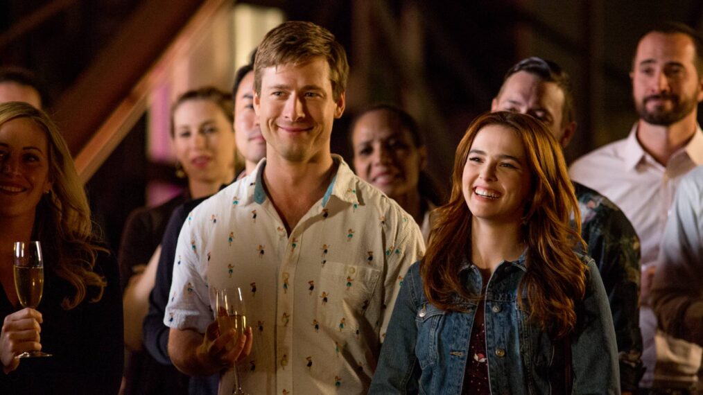 Glen Powell and Zoey Deutch in Set It Up